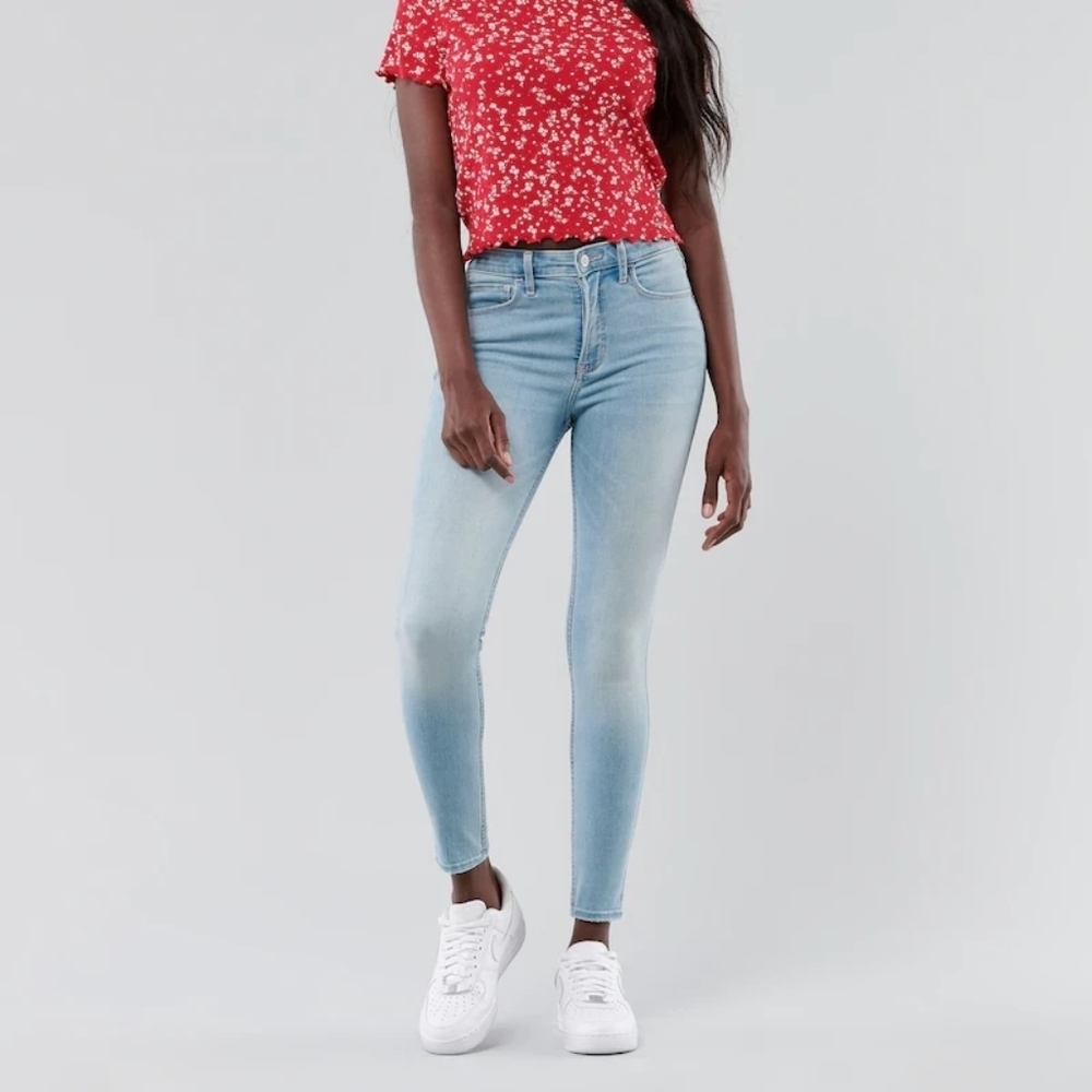 Hollister High-Rise Light Wash Skinny Jeans